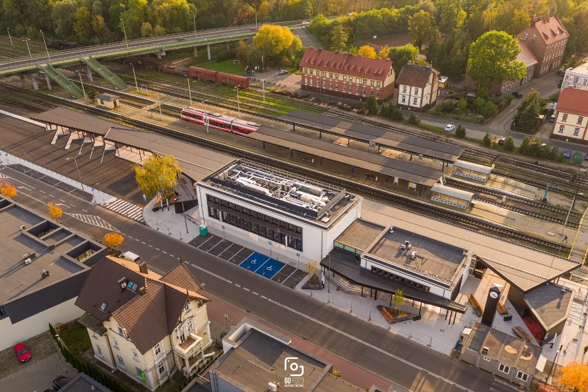 Dworzec w Wolsztynie w niesamowitych ujęciach z drona.