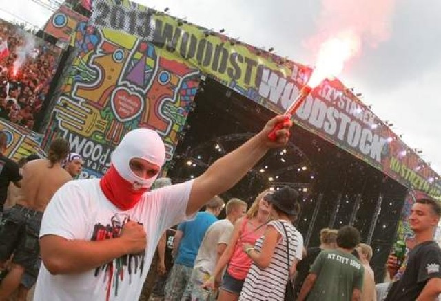 Uczestnicy Przystanku Woodstock uczcili powstańców warszawskich [wideo]