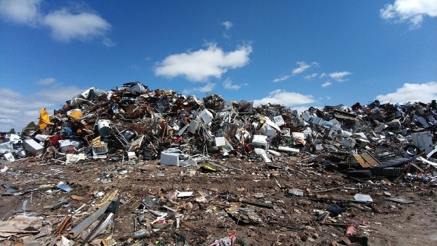 Miasto zlikwiduje niebezpieczne odpady na Targówku.