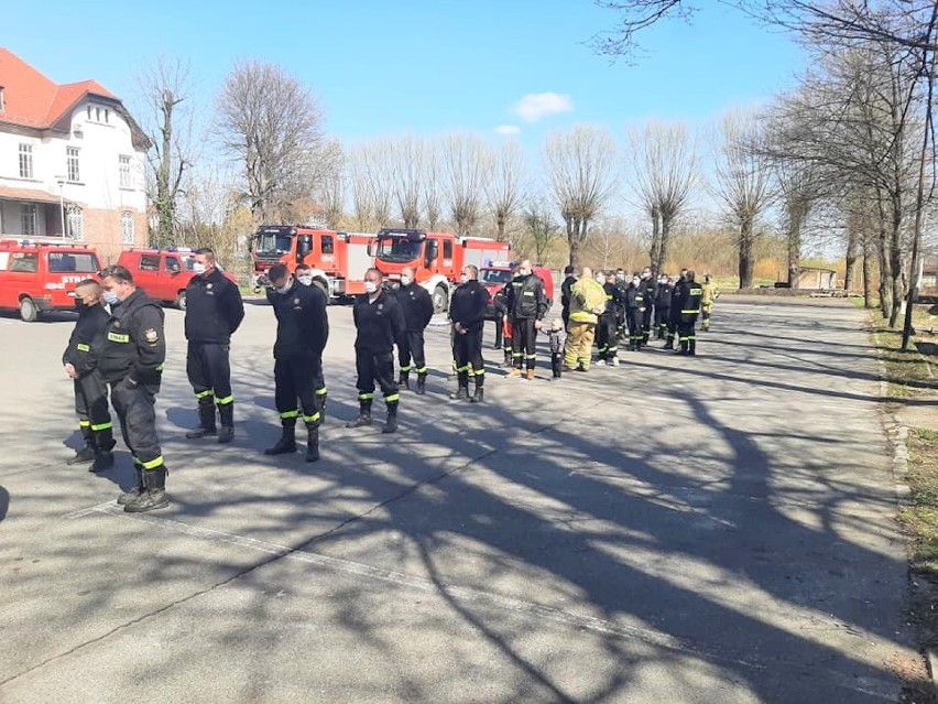 Strażacy chcieli podnieść na duchu swojego druha, pana...