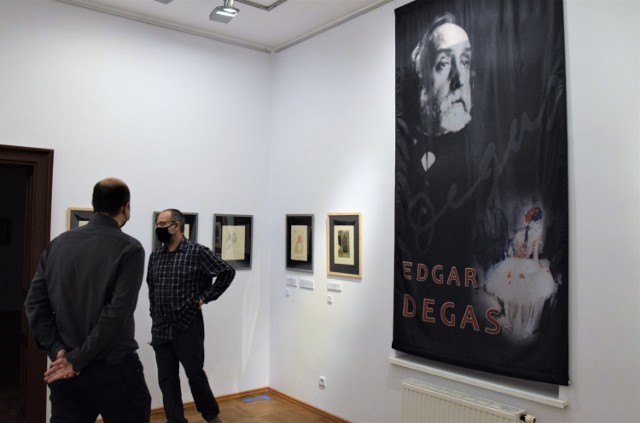 "Edgar Degas - impresjonizm szczera prawda", to tytuł wystawy, którą oglądać można w Muzeum im. Jana Kasprowicza w Inowrocławiu. Znajdujące się tam prace słynnego francuskiego ekspresjonisty prezentowane są w Polsce po raz pierwszy