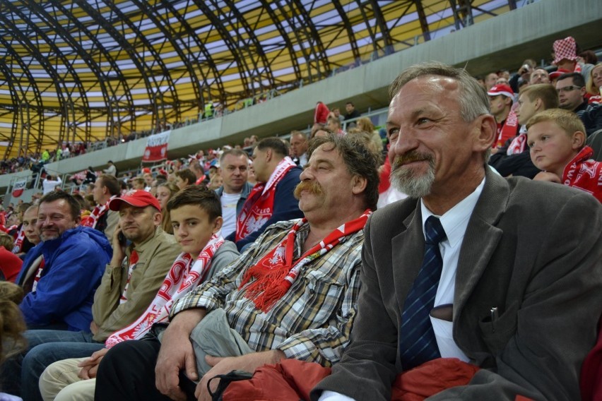 Skarszewianie dopingowali biało-czerwonych. Polska pokonała Danię 3:2. ZDJĘCIA