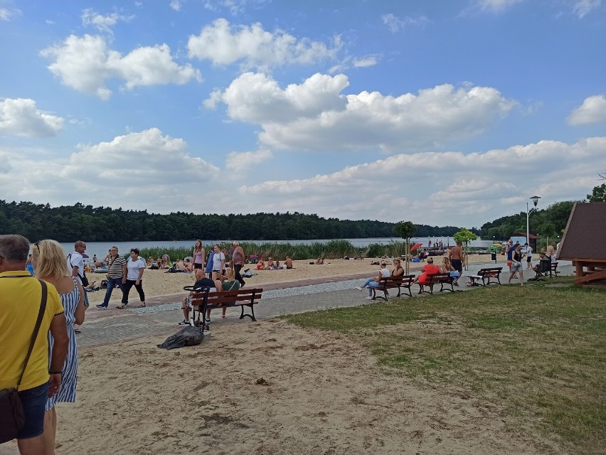 Na plażach w Licheniu Starym wypoczywa mnóstwo turystów