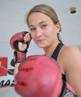 MMA: Karolina Kowalkiewicz, piękna łodzianka pokochała ring