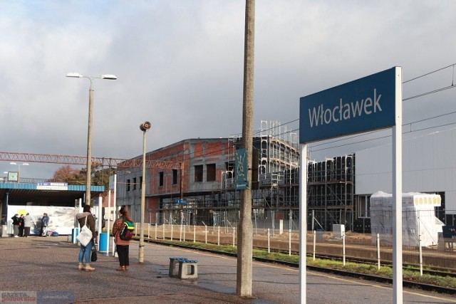 We Włocławku trwa budowa nowego dworca PKP. Nowy gmach ma być gotowy w pierwszej połowie 2023 roku. Zobaczcie zdjęcia z placu budowy.