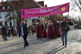 Tłumy na Święcie Młodego Wina w Sandomierzu. Barwny korowód przeszedł ulicami miasta. Zobacz zdjęcia i film
