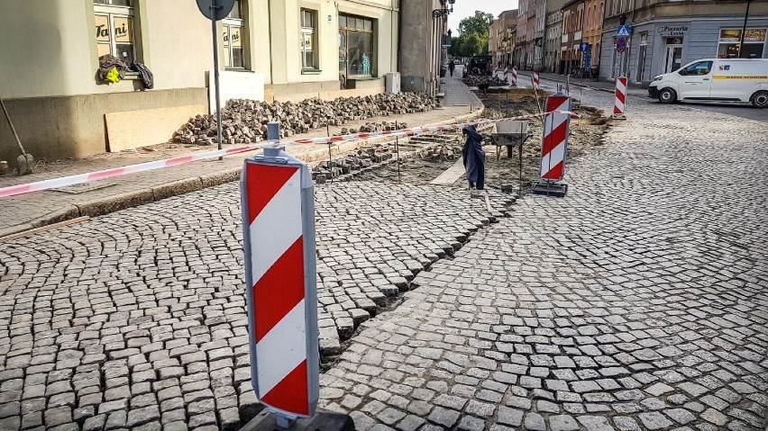 Remont ulicy Niepodległości w Lesznie wykonany jesienią 2020...