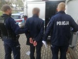 Lębork: Zdemolował mieszkanie, potem chciał przekupić policjantów