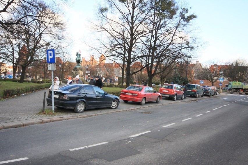 - Od lat parkuję na Targu Drzewnym, bo obok pracuję. W...