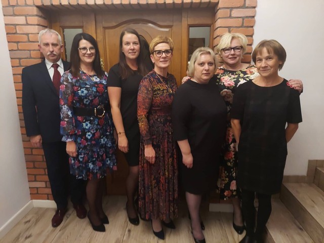 W Skokach ośmiu nauczycieli otrzymało nagrodę burmistrza z okazji Dnia Edukacji Narodowej