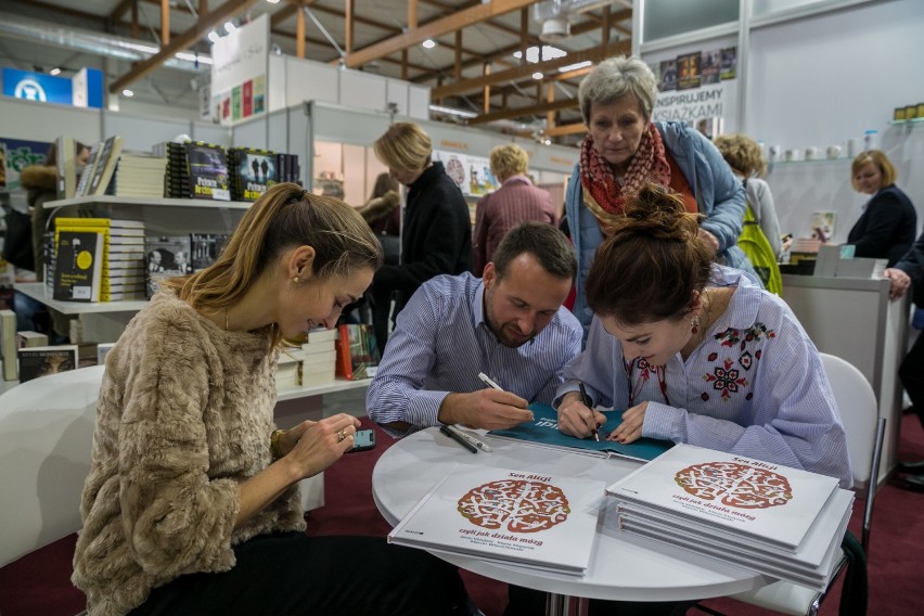 Targi Książki w Krakowie. Czytelnicy spotkali się z autorami [ZDJĘCIA]