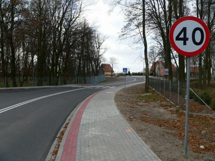 Zobacz jak święcili pomnik starosty i drogę w Czerminie