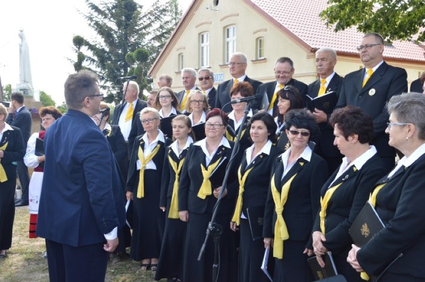 XX Zjazd Kaszubów 2018 w Luzinie - msza święta w kościele św. Wawrzyńca [ZDJĘCIA] [WIDEO]