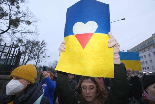 W Poznaniu w czwartek 24 lutego pokojowa akcja odbyła się pod konsulatem Rosji. Zebrały się tysiące osób