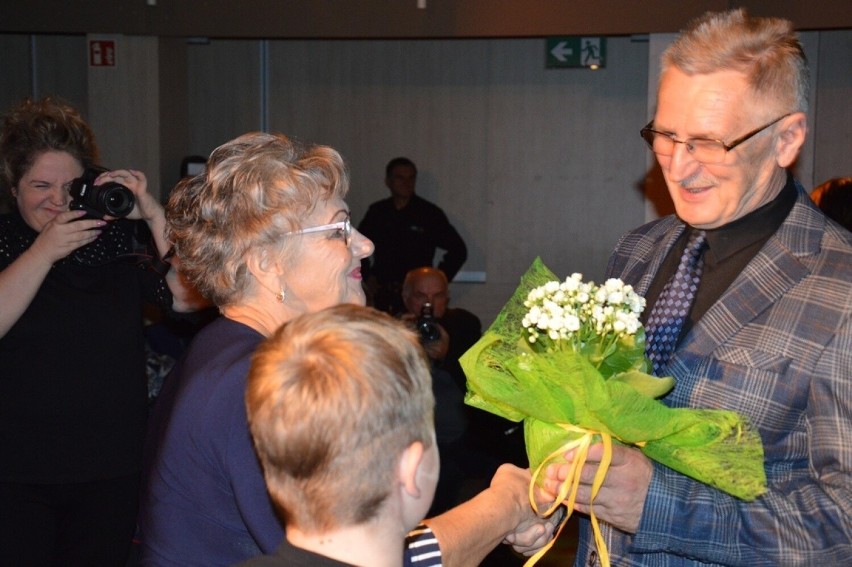 Rozdano statuetki Pelargonii za najpiękniejsze ogródki przyblokowe i ukwiecone balkony roku 2022 w Stalowej Woli. Zobaczcie zdjęcia 