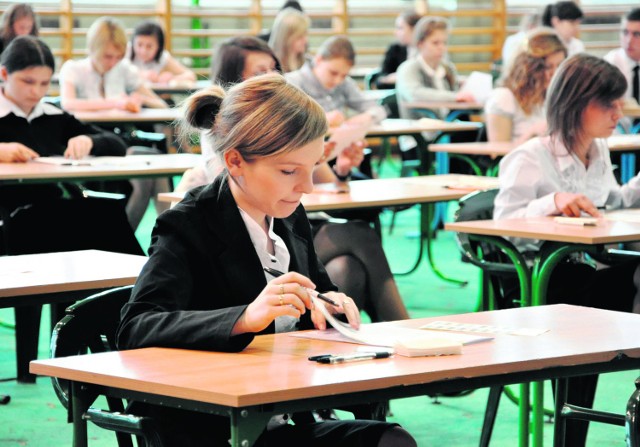 Maturzyści z Bochni wypadli podczas egzaminów dojrzałości lepiej niż ich koledzy z Brzeska