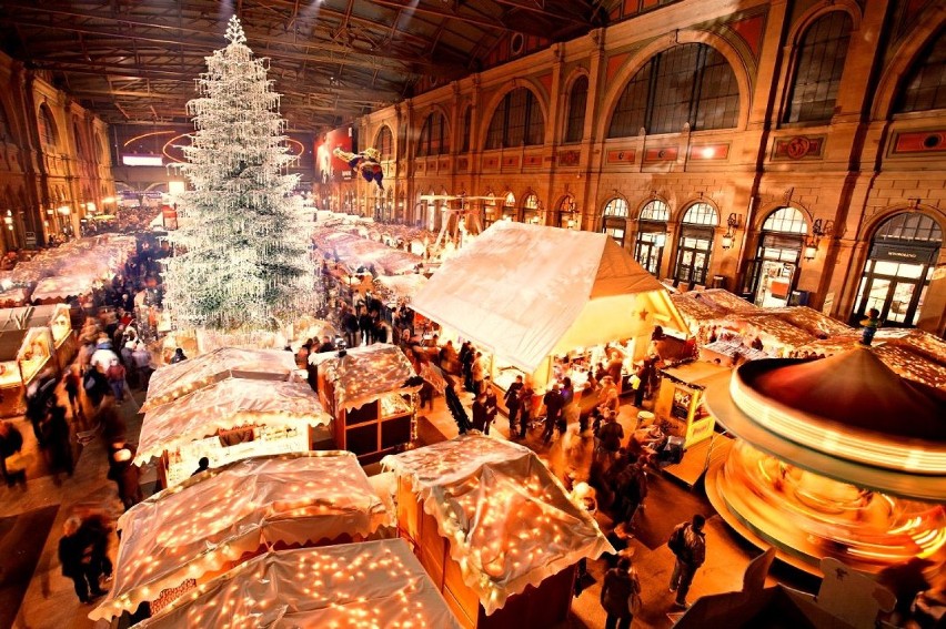 Ten jeden z najbardziej znanych marketów świątecznych w...