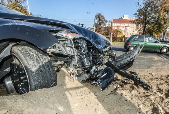 Świadkowie zdarzeń drogowych są proszeni o kontakt z funkcjonariuszami.