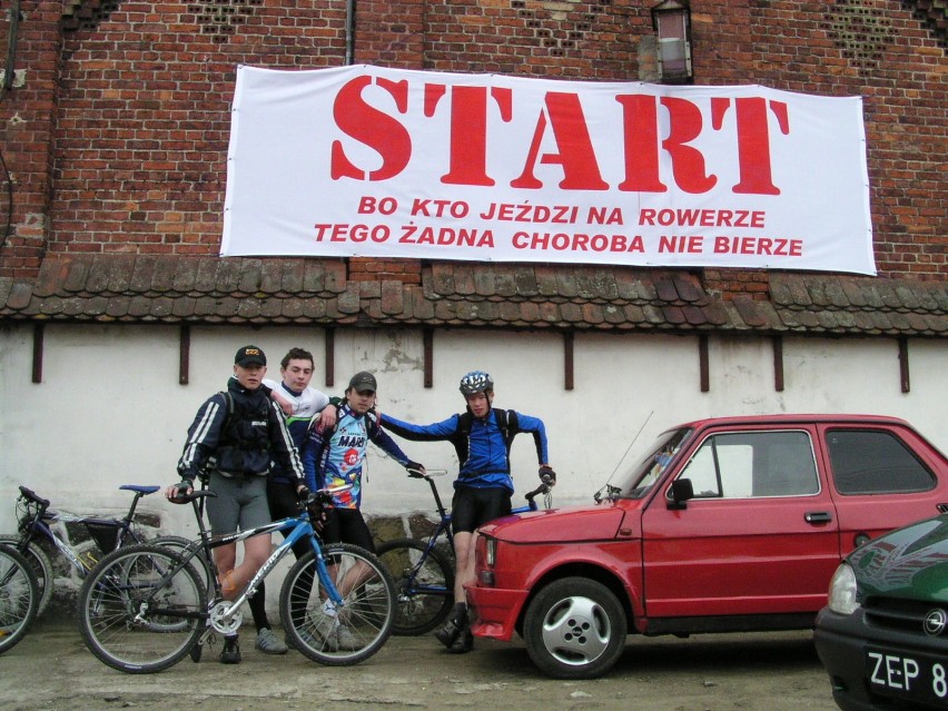 Tak było na rowerowym powitaniu wiosny w Jordanowie. Zobacz pierwszy raz publikowane zdjęcia z 2004 roku