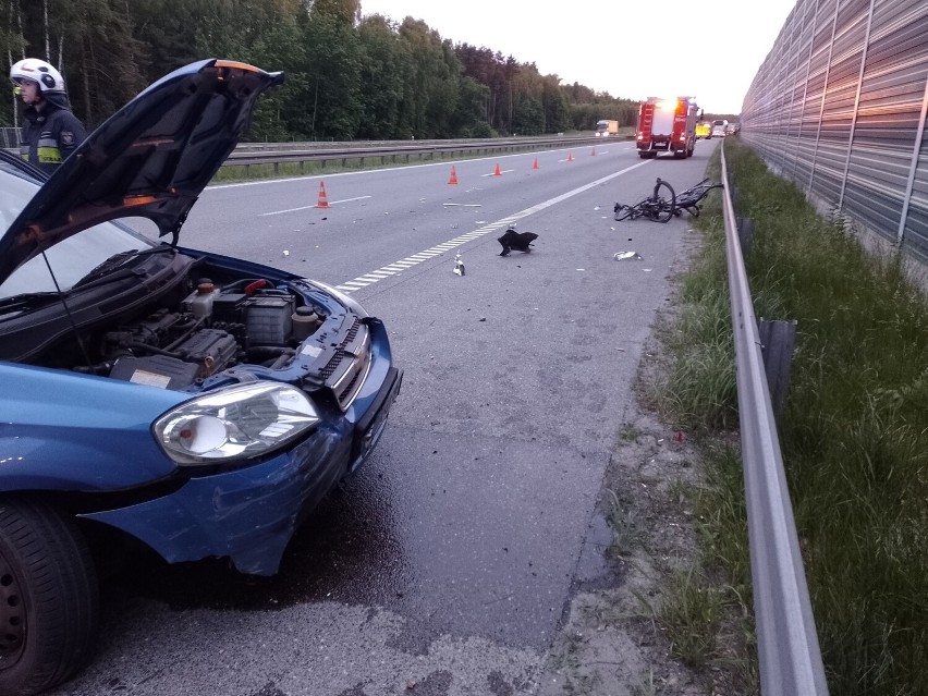 Zderzenie samochodu osobowego z autobusem na A1 pod...