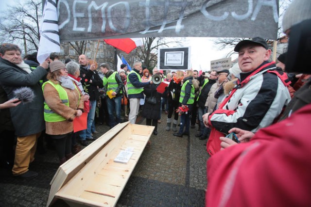 Szczecińska manifestacja pod hasłem "Obywatele dla Demokracji" - 12 grudnia