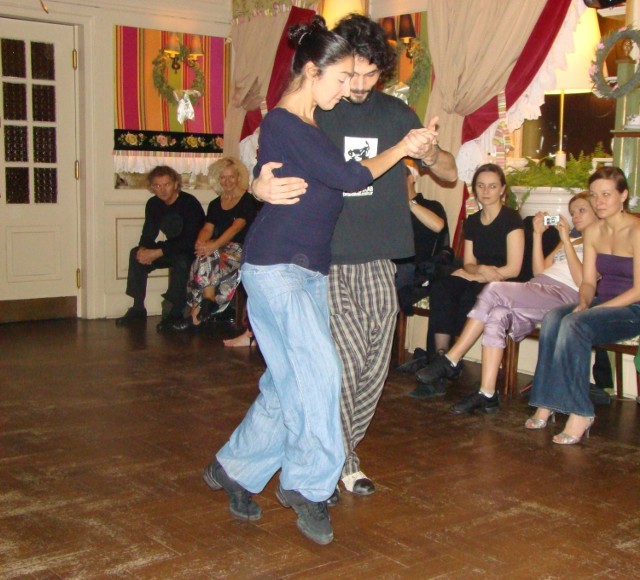 Podczas całego Tangowego Tygodnia warsztaty prowadzili Bruno Tombari i Mari&aacute;ngeles Caamańo z Buenos Aires.