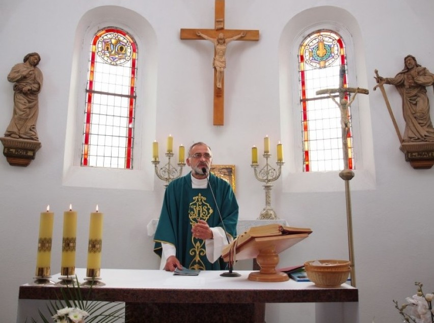 Wierni z parafii w Kramarzynach pożegnali ks. Jana Mechlińskiego 