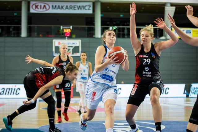 W derbach w tym sezonie dwa razy wygrały koszykarki Basketu 25 Bydgoszcz