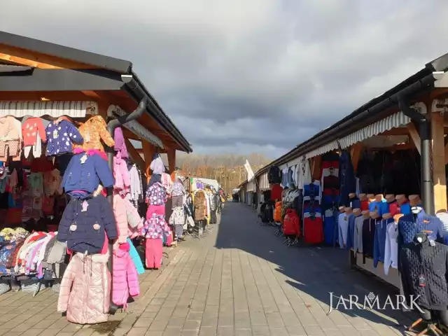 Na jarmarku w Nowym Targu więcej jest handlarzy niż klientów. Sytuacja jest bardzo trudna