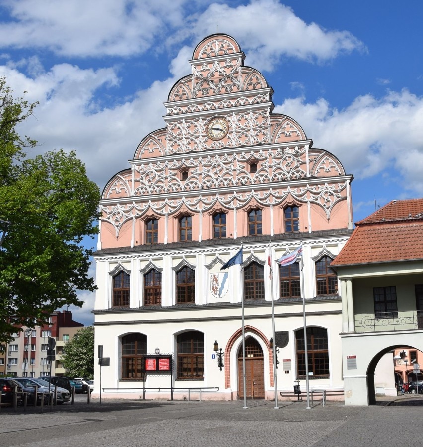 Osoby bez maseczek, przyłbic czy chust nie będą obsługiwane 