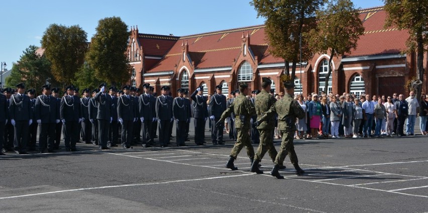 Malbork. Święto Lotnictwa w 22 Bazie Lotnictwa Taktycznego [ZDJĘCIA]. Podziękowania, medale i awanse