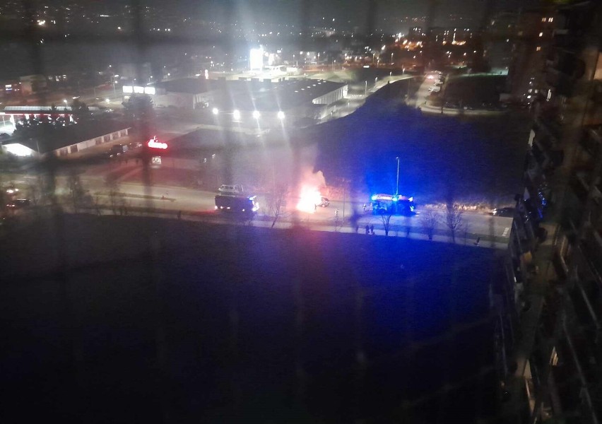 Pożar samochodu w Wałbrzychu. Kierowca wracał od mechanika