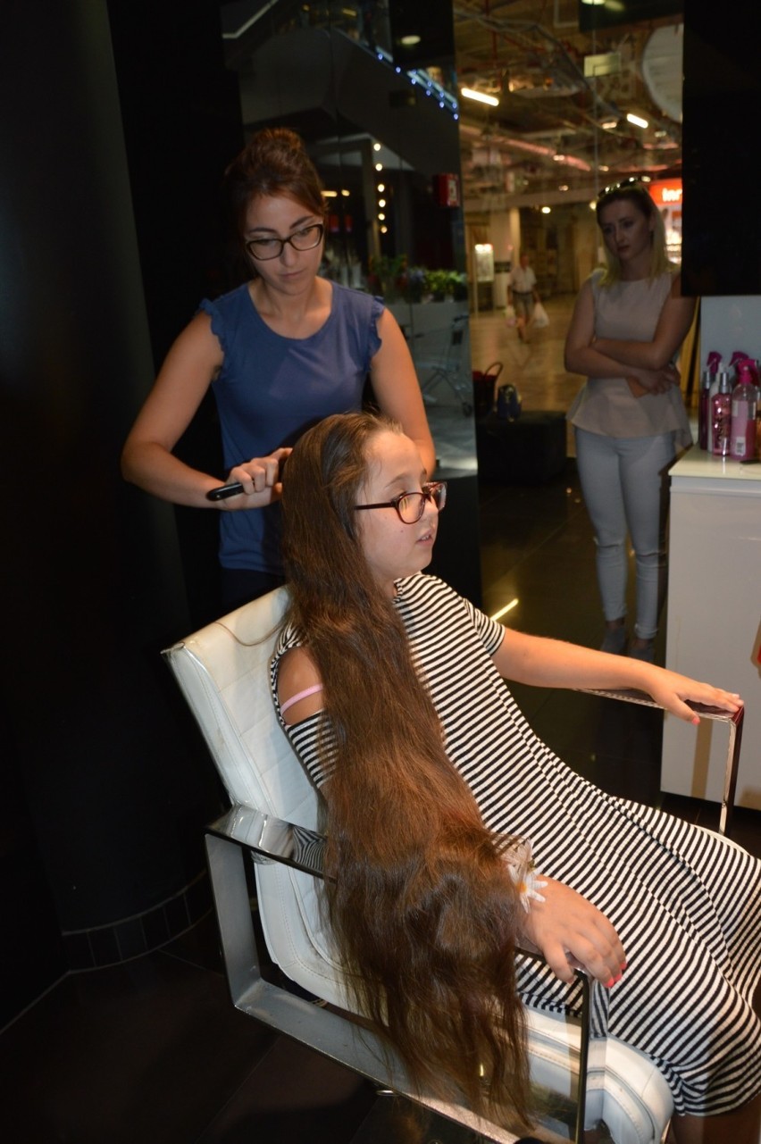 „Operacja włosy” odbyła się w salonie Berendowicz&Kublin w...