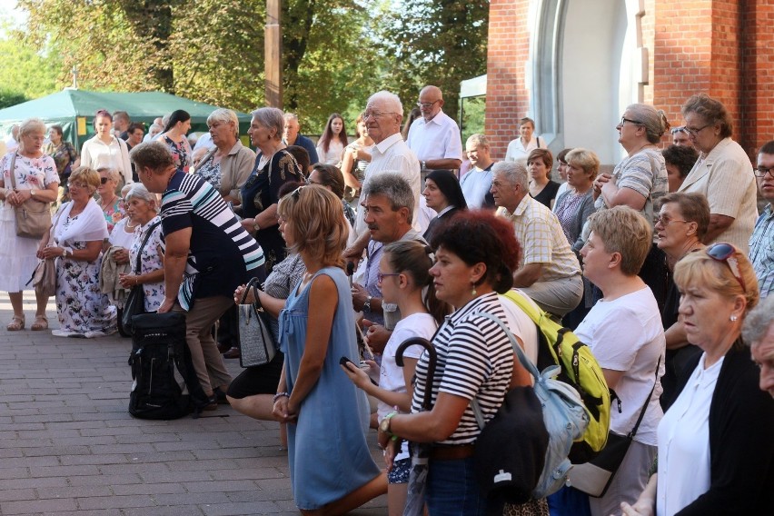 Tłumy wiernych na uroczystościach odpustowych w Wąwolnicy. Zobacz zdjęcia
