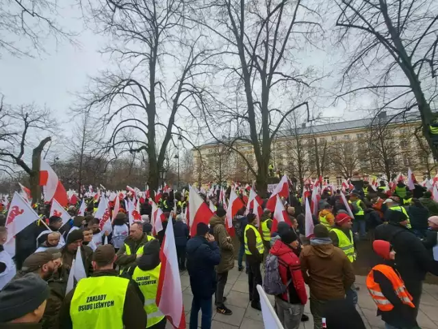 We wczorajszym proteście w Warszawie uczestniczyli leśnicy z trzech puszczańskich nadleśnictw oraz mieszkańcy powiatu hajnowskiego
