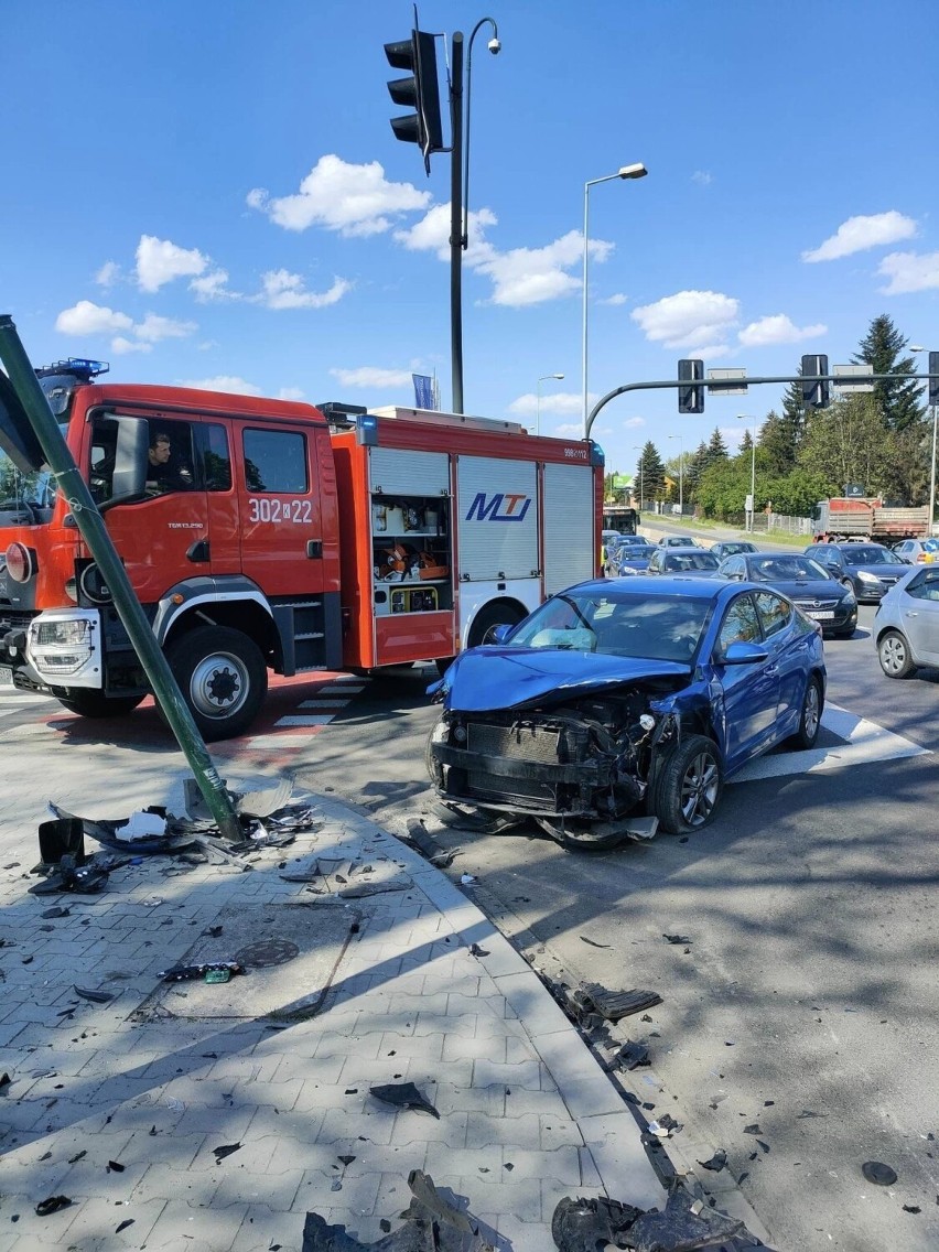 Kraków. Poważny wypadek na Zakopiańskiej. Jedna osoba została ranna