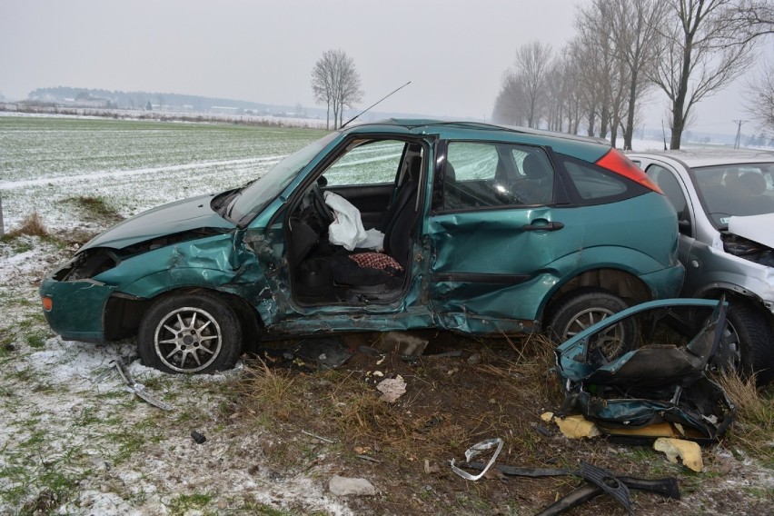 Tragiczny wypadek w powiecie radziejowskim. Nie żyje 72-latek z Włocławka [zdjęcia]