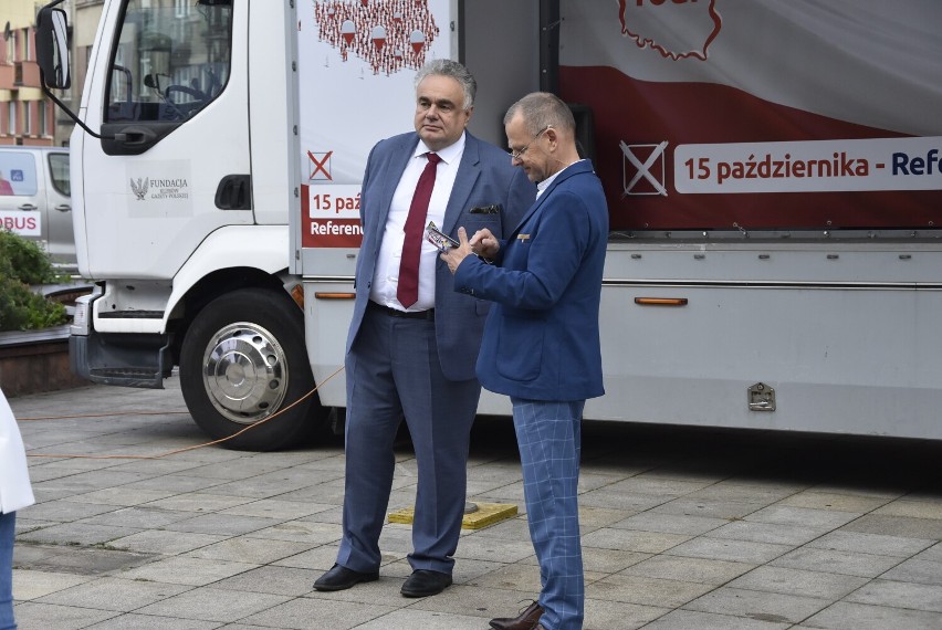 W Tarnowie do udziału w referendum zachęcali przedstawiciele...