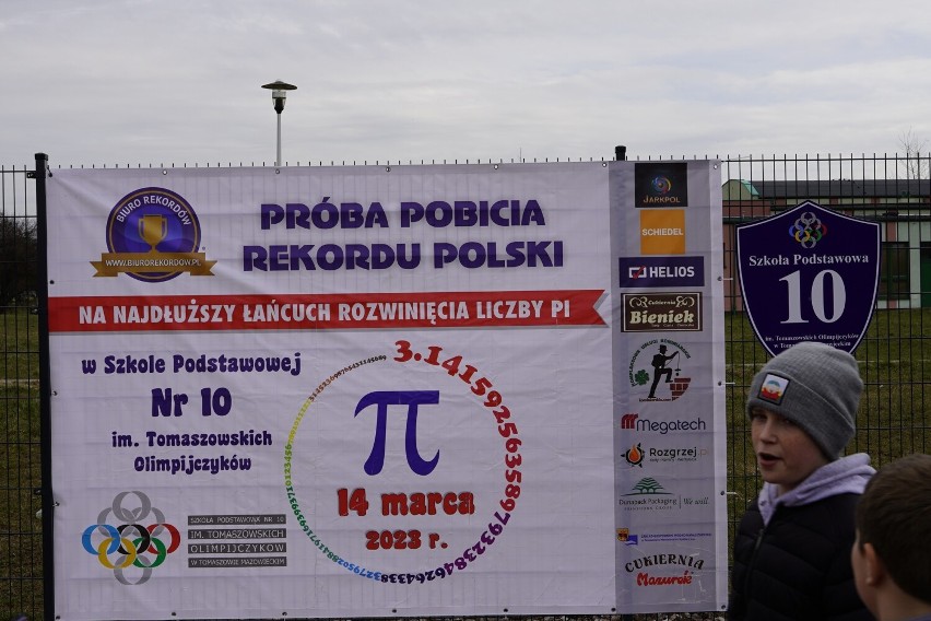 SP 10 w Tomaszowie biła rekord Polski w rozwinięciu liczby...