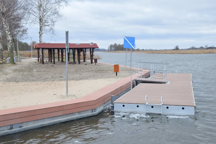 Malbork. Przystanie kajakowe gotowe [ZDJĘCIA]. Powstały na kąpielisku i w Parku Miejskim 