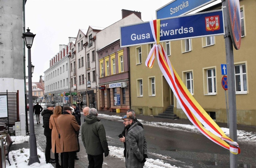 Podczas uroczystości tablicę z nazwą skwery odsłonili:...