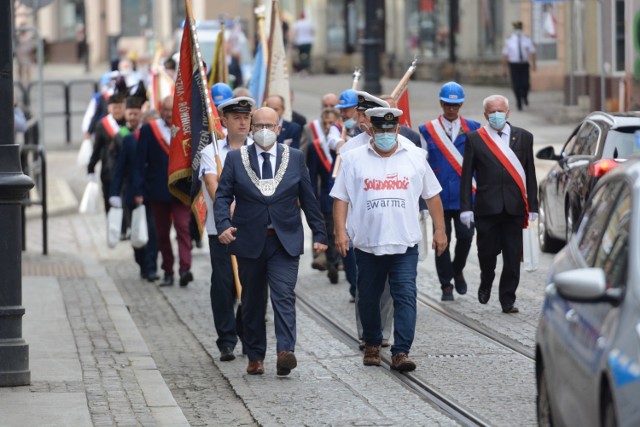 26 sierpnia będzie przypadała 40. rocznica wybuchu strajku w grudziądzkim zakładzie „Warma”. Z tej okazji - już dziś - niedziela, 23 sierpnia - w bazylice oraz przy pomniku "Solidarności" odbyły się uroczystości upamiętniające tamte wydarzenia.