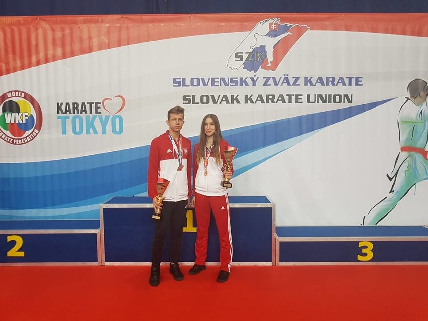 Magdalena Godlewska i Dawid Sobkowiak z brązowymi medalami Międzynarodowego Turnieju Grand Prix Słowacji w Karate       