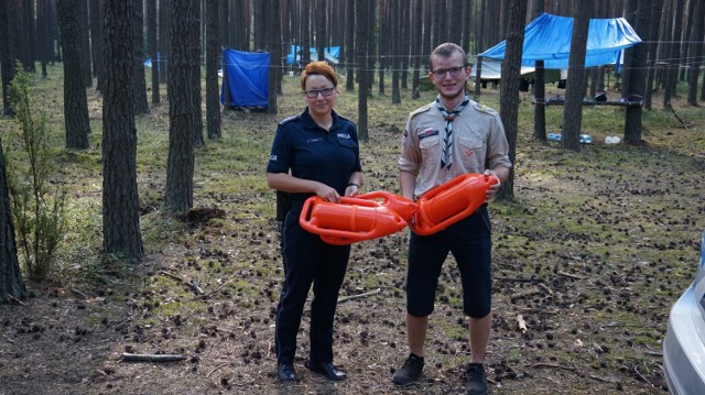 Policjanci wśród harcerzy. Rozmawiali z młodzieżą o bezpieczeństwie nad wodą