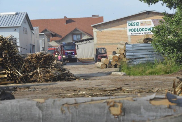 WITKÓWKI. Pożar w tartaku. Jedna osoba została ranna