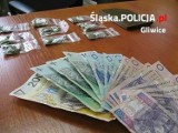 Funkcjonariusze policji z Gliwic przejęli w weekend narkotyki i pieniądze. Co grozi zatrzymanym?