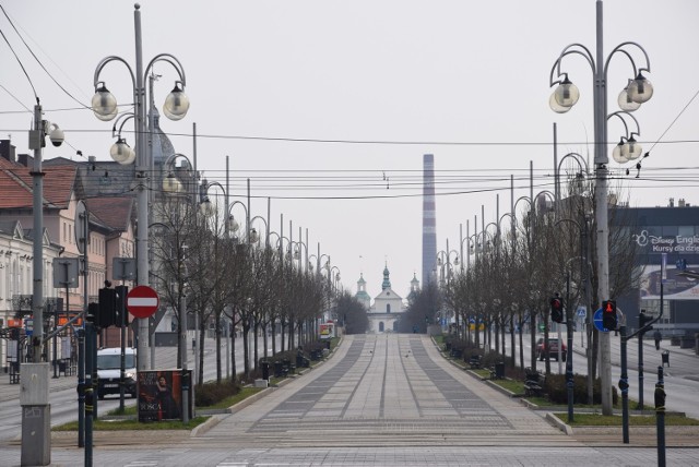 W weekendy centrum Częstochowa niemal całkowicie się wyludniają Zobacz kolejne zdjęcia. Przesuwaj zdjęcia w prawo - naciśnij strzałkę lub przycisk NASTĘPNE