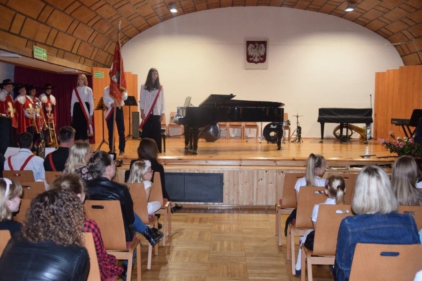 Pasowanie na uczniów pierwszych klas Państwowej Szkoły Muzycznej w Lęborku