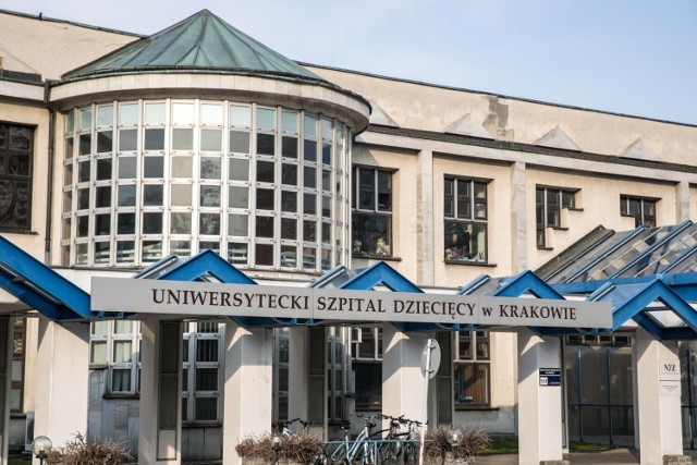Uniwersytecki Szpital Dziecięcy w Krakowie to największa placówka pediatryczna w południowej Polsce. Dysponuje 420 łóżkami, a co roku pomaga ponad 230 tysiącom małych pacjentów.