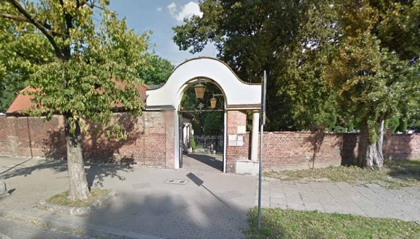 Wszystkich Świętych - parkingi i dojazd do cmentarzy we Wrocławiu (MAPY)